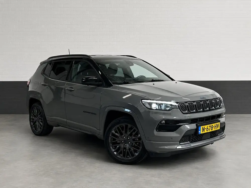 Jeep Compass 4xe 240 Plug-in Hybrid S versie uit 2021, foto 2