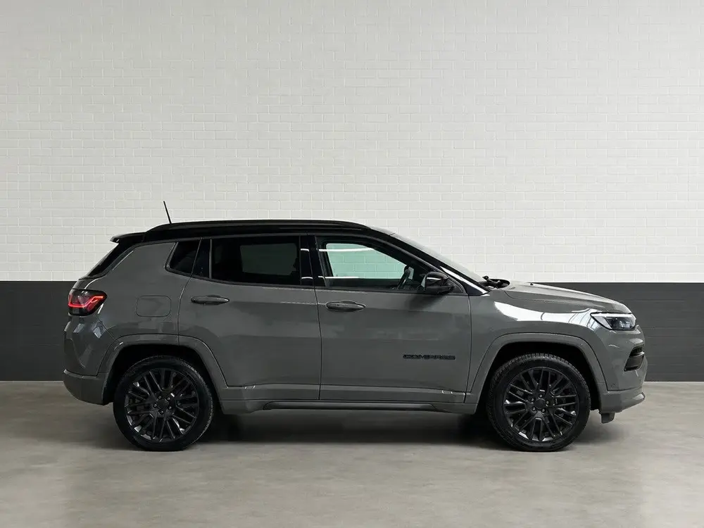Jeep Compass 4xe 240 Plug-in Hybrid S versie uit 2021, foto 4