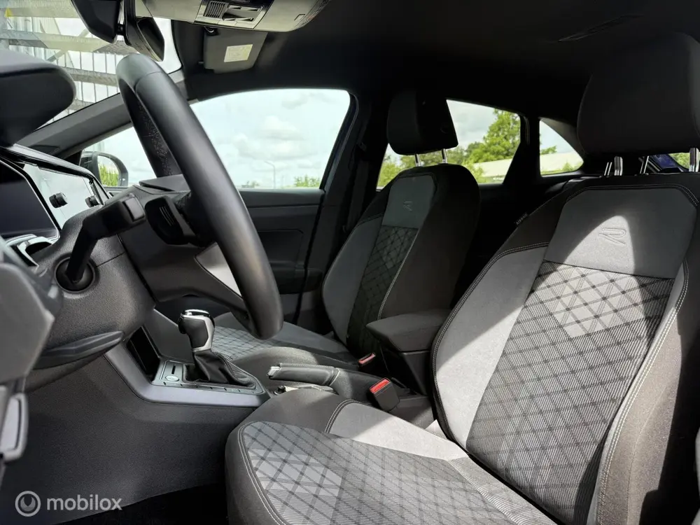 Volkswagen Taigo 1.0 TSI R-Line Business / CarPlay / Camera uit 2024, foto 6