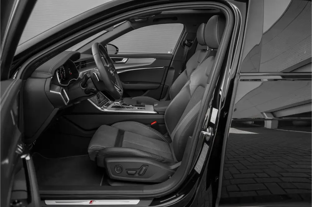 Audi A6 40 TFSI S Edition Pano Matrix LED Camera 2 uit 2023, foto 4