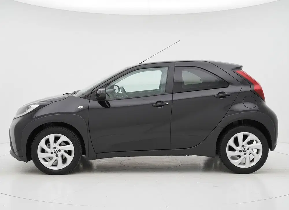 Toyota Aygo X 1.0 VVT-i Play ADAPTIVE CRUISE LMV CAMERA uit 2022, foto 2