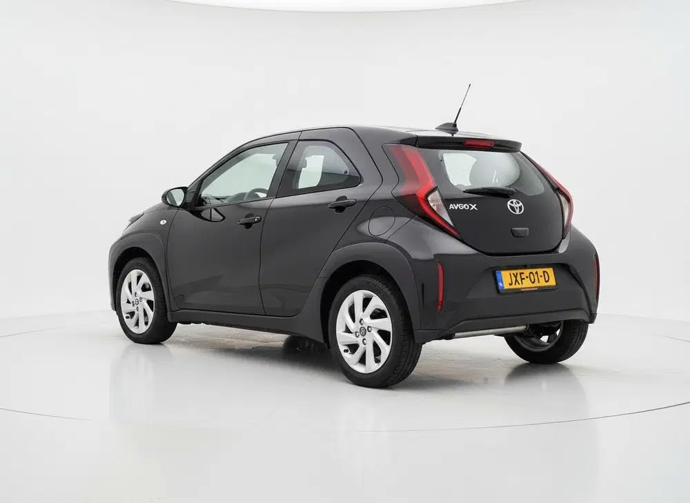 Toyota Aygo X 1.0 VVT-i Play ADAPTIVE CRUISE LMV CAMERA uit 2022, foto 4