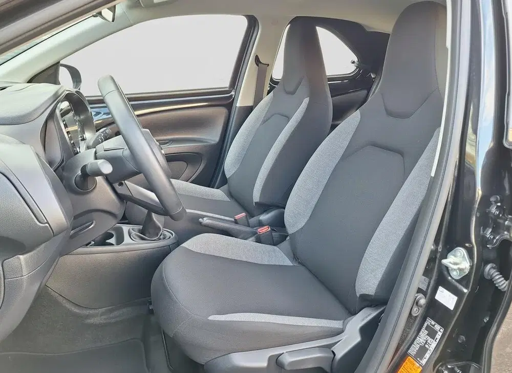 Toyota Aygo X 1.0 VVT-i Play ADAPTIVE CRUISE LMV CAMERA uit 2022, foto 5