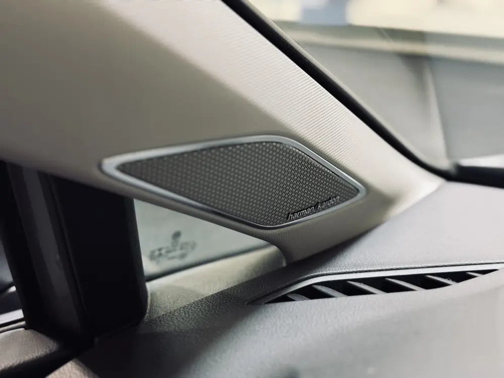 Volkswagen Golf 1.5 eTSI | Panorama | Memory | IQ | HK Audio uit 2020, foto 14