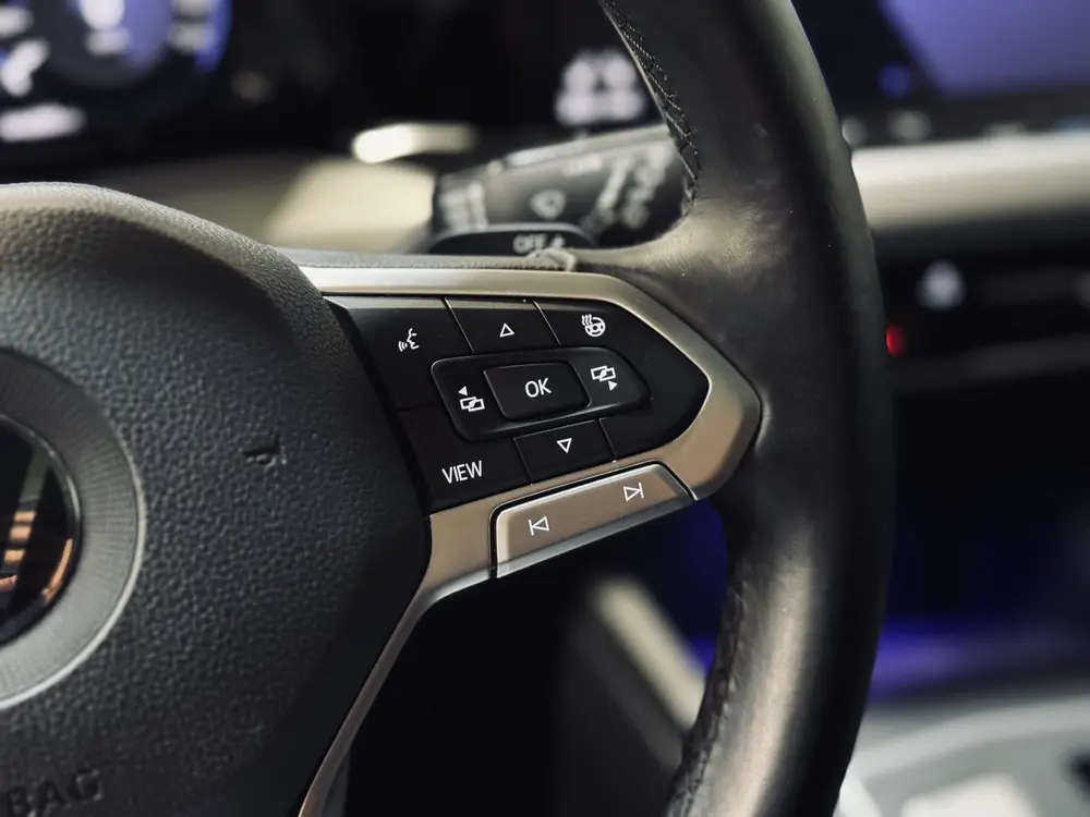Volkswagen Golf 1.5 eTSI | Panorama | Memory | IQ | HK Audio uit 2020, foto 17