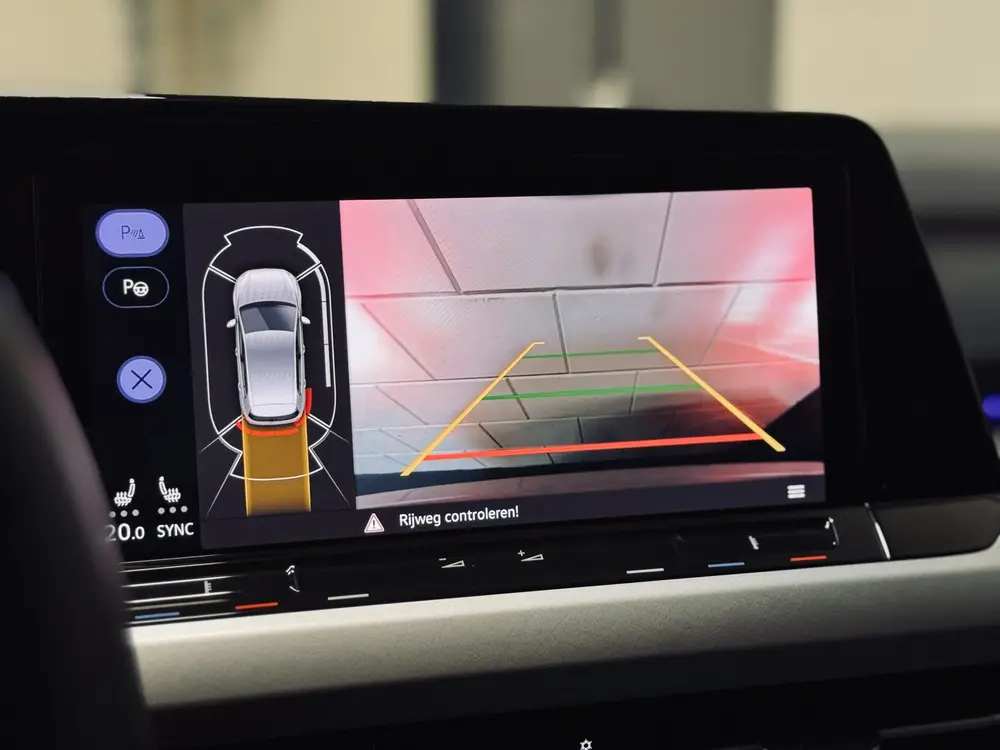 Volkswagen Golf 1.5 eTSI | Panorama | Memory | IQ | HK Audio uit 2020, foto 18
