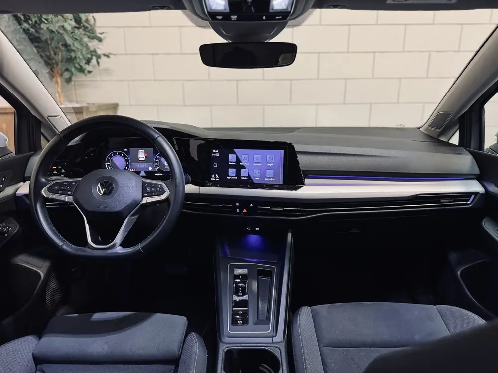 Volkswagen Golf 1.5 eTSI | Panorama | Memory | IQ | HK Audio uit 2020, foto 3