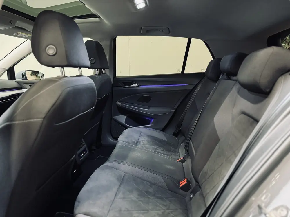 Volkswagen Golf 1.5 eTSI | Panorama | Memory | IQ | HK Audio uit 2020, foto 5
