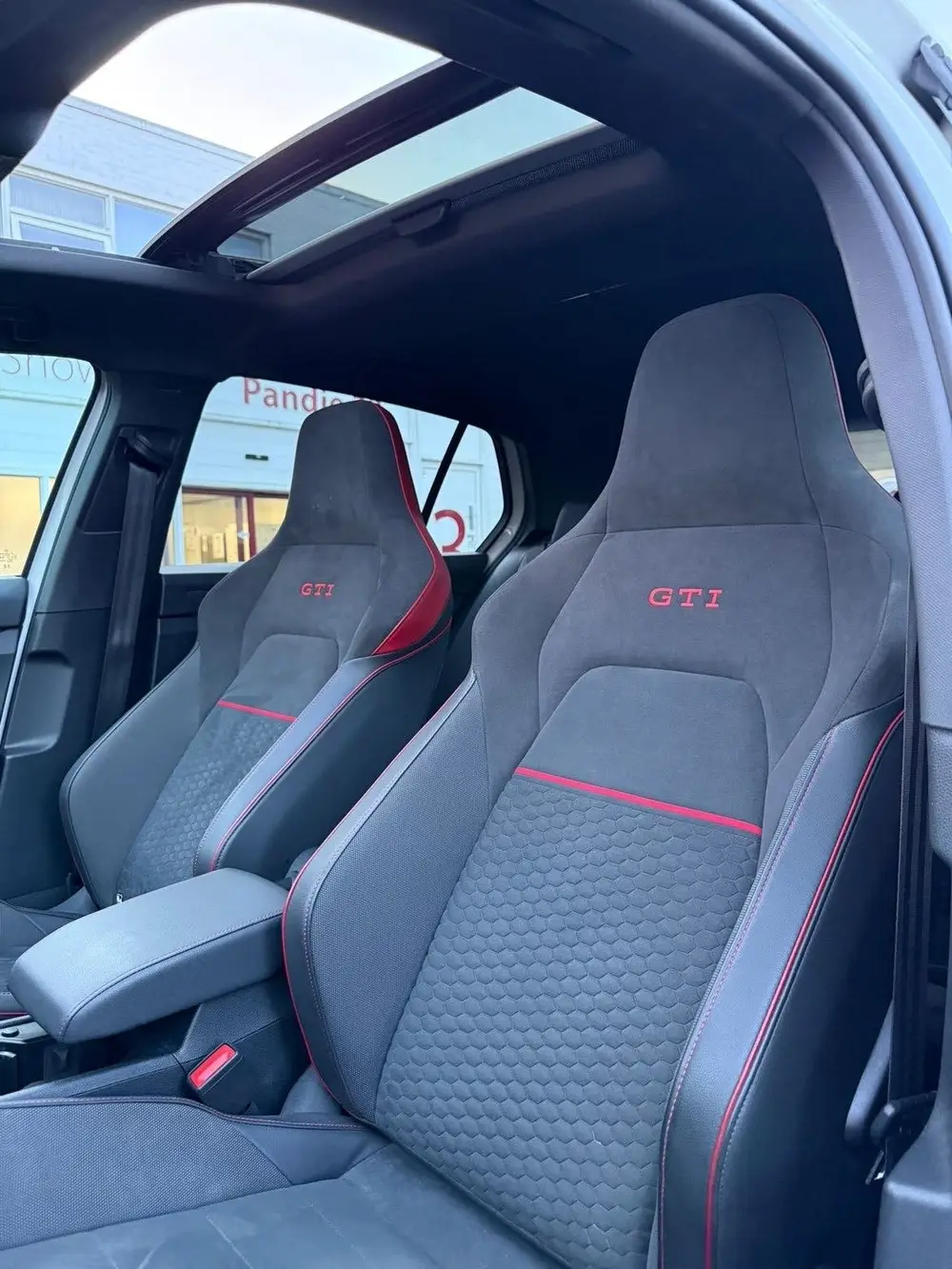 Volkswagen Golf 2.0 TSI OPF 221KW Dsg7 2024 Wit uit 2024, foto 15
