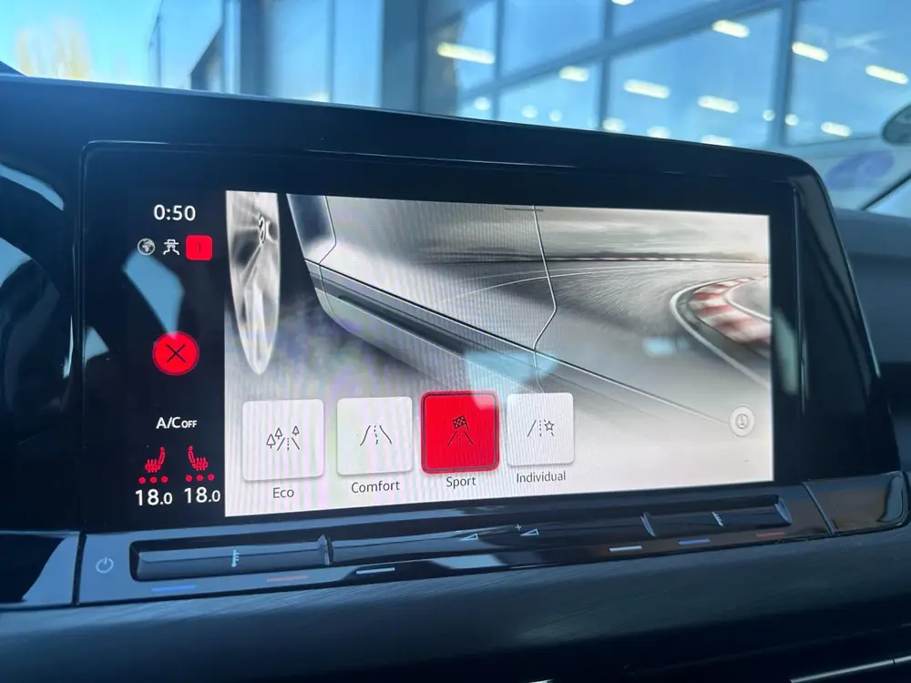 Volkswagen Golf 1.5 eTSI Style automaat l head up l camera uit 2021, foto 13