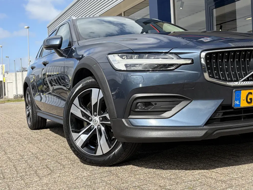 Volvo V60 2.0 D4 AWD Intro Edition / Polestar uit 2019, foto 14
