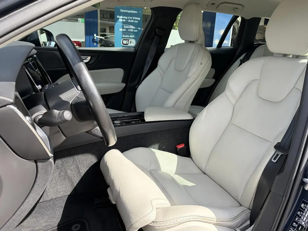 Volvo V60 2.0 D4 AWD Intro Edition / Polestar uit 2019, foto 17