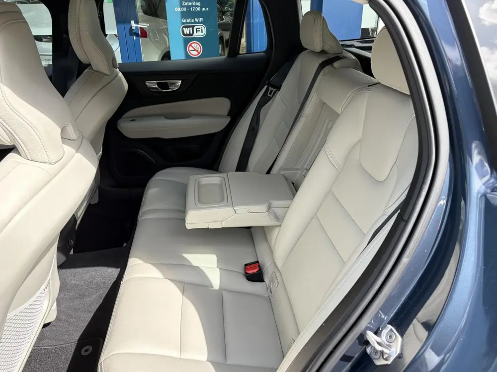 Volvo V60 2.0 D4 AWD Intro Edition / Polestar uit 2019, foto 18