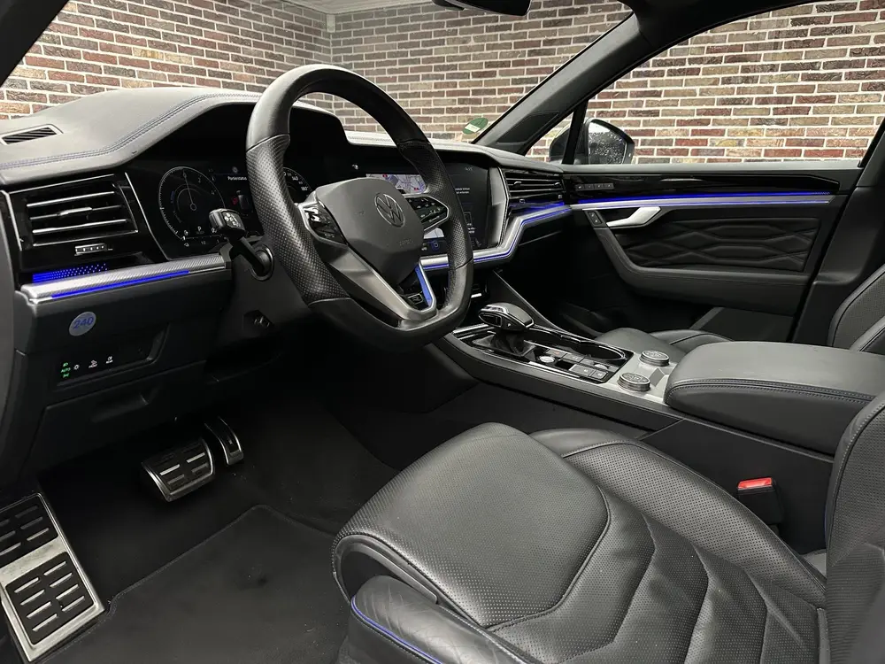 Volkswagen Touareg R 3.0 TSi 4MOTION | Puglia| Dak| Massage| uit 2021, foto 3