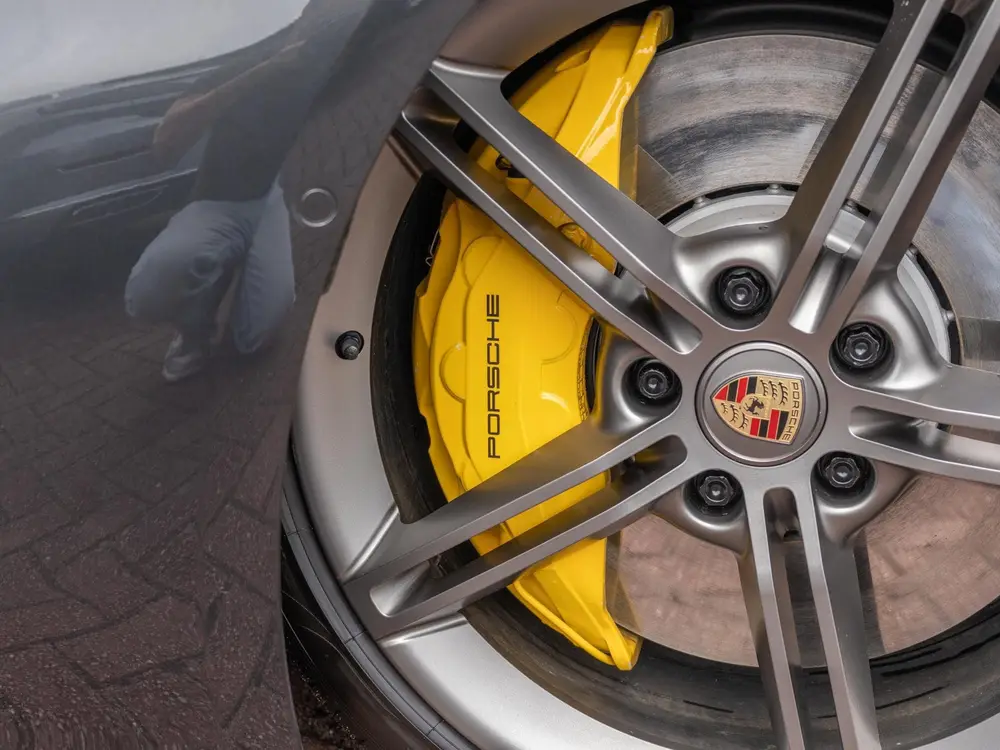 Porsche Taycan Turbo 93 kWh uit 2020, foto 19