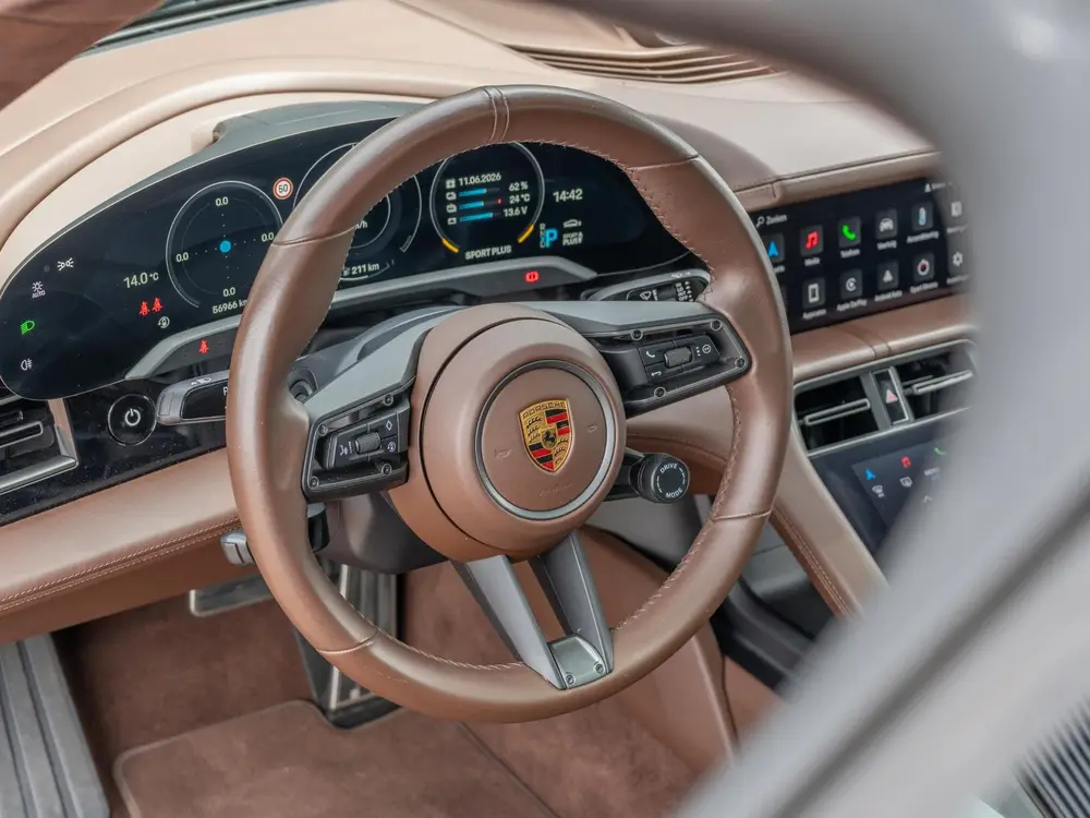 Porsche Taycan Turbo 93 kWh uit 2020, foto 7