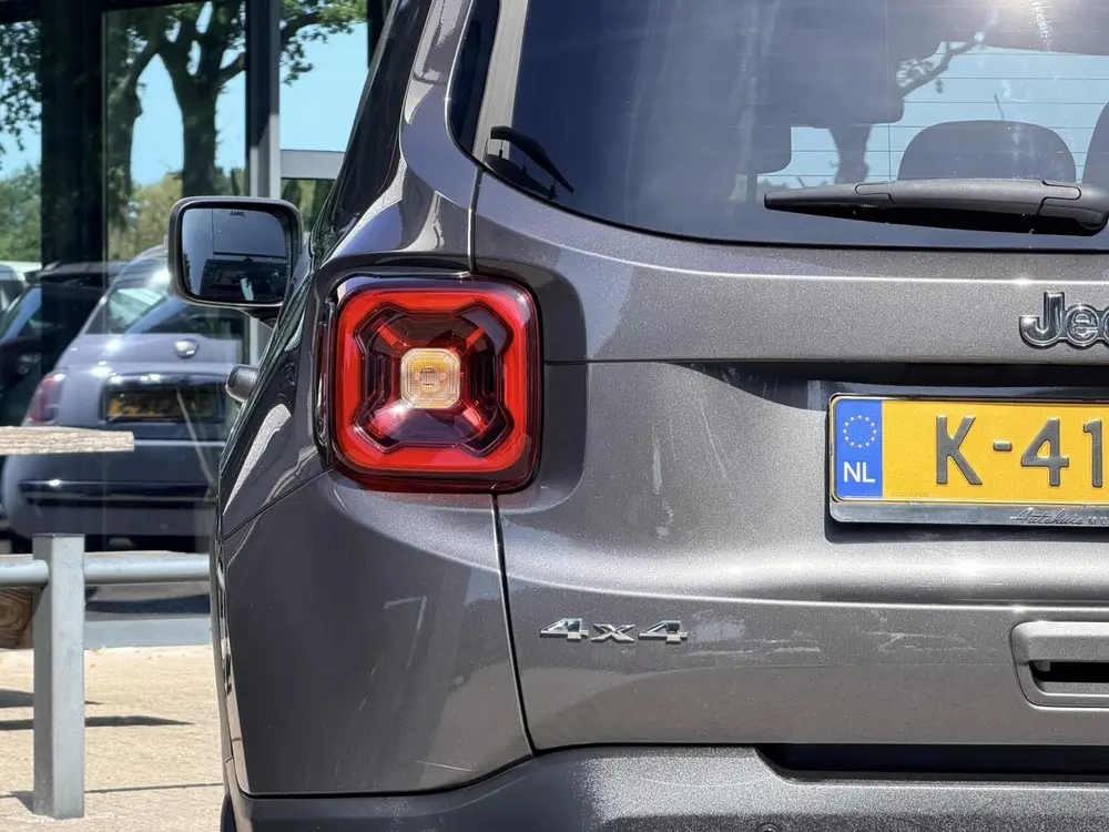 Jeep Renegade 1.3T 4WD Limited | Automaat | Facelift | Stoel uit 2019, foto 16