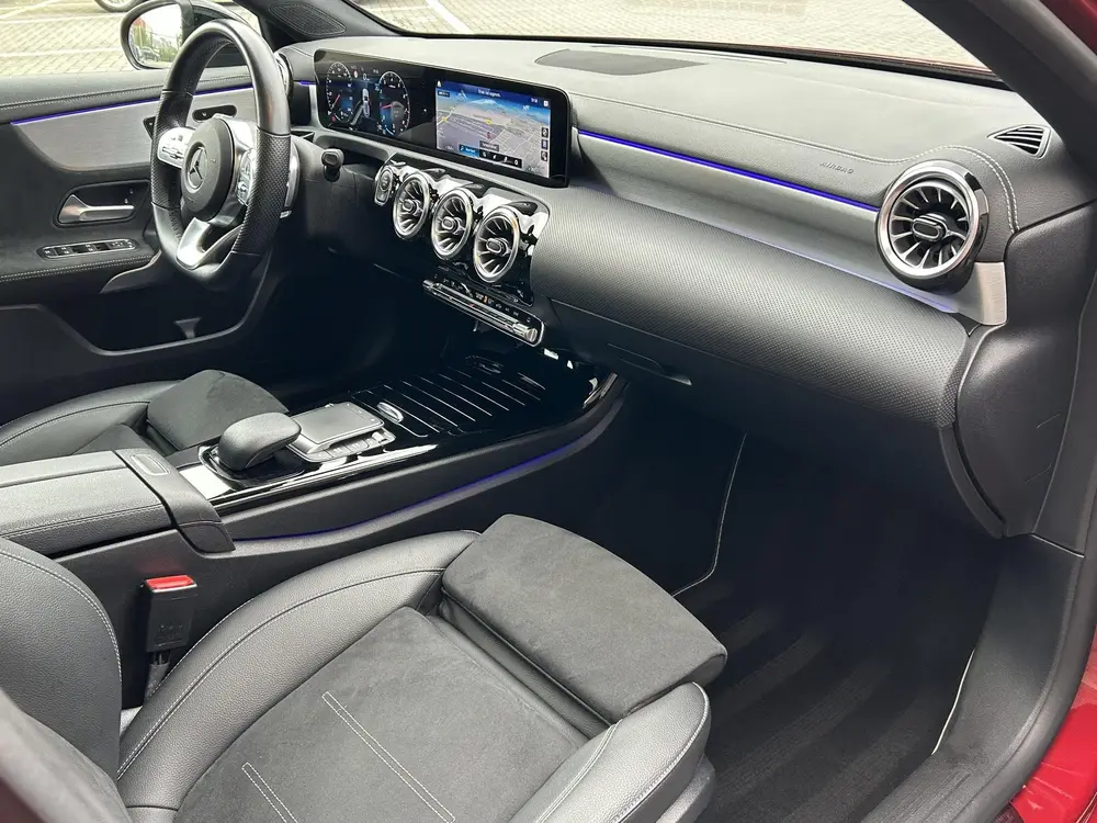 Mercedes-Benz A-Klasse 180 AMG uit 2021, foto 11