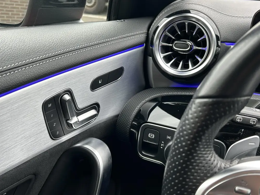 Mercedes-Benz A-Klasse 180 AMG uit 2021, foto 12