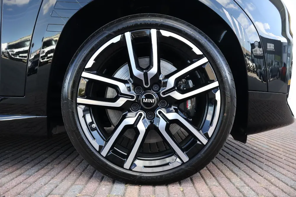 Mini Aceman E John Cooper Works L 42.5 kWh uit 2026, foto 6