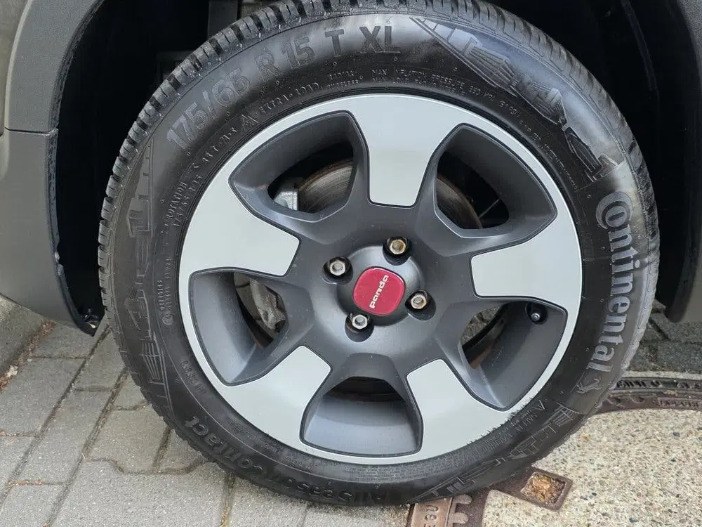 Fiat Panda Hybrid Cross uit 2023, foto 16