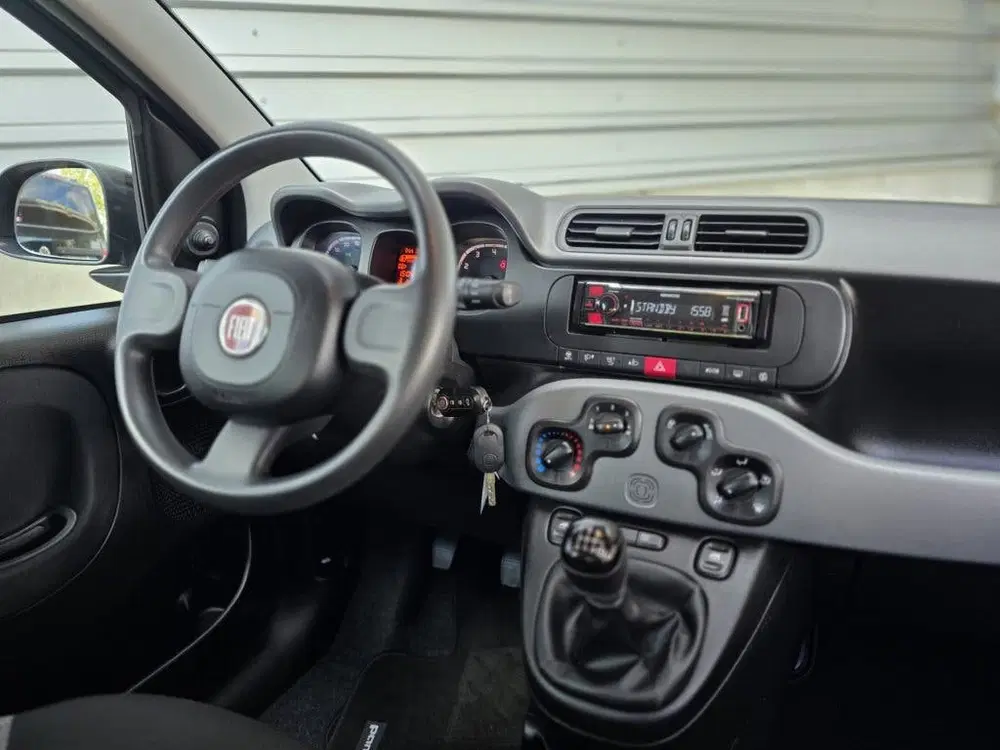 Fiat Panda Hybrid Cross uit 2023, foto 7