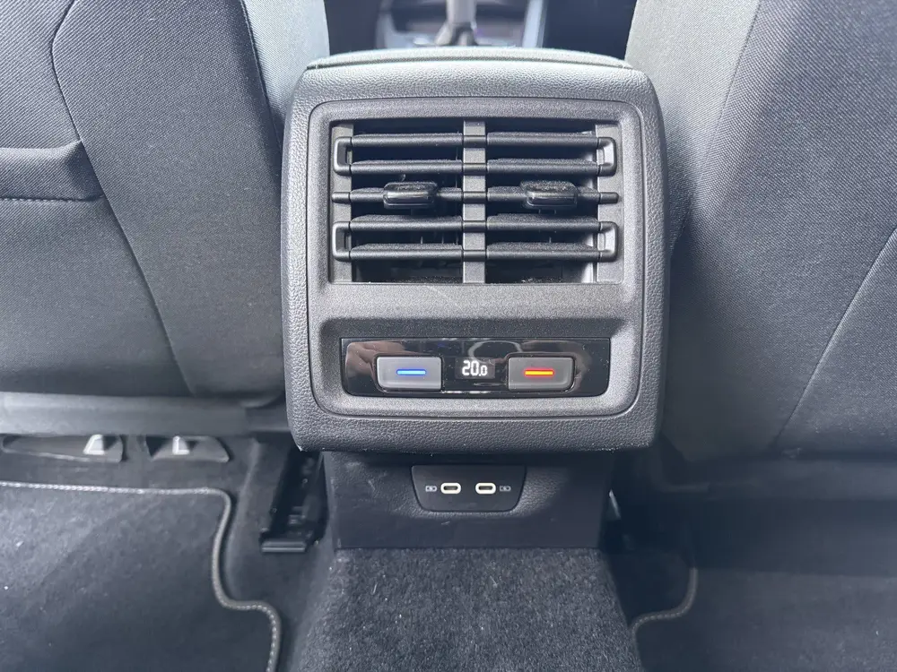 Volkswagen Golf 1.5 TSI Life | Camera | Lounge Pakket | Extr uit 2022, foto 7