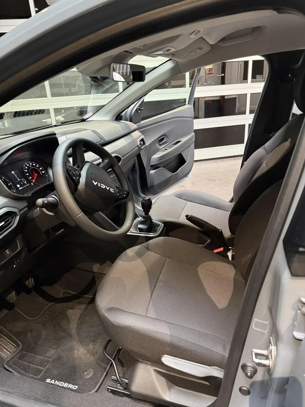 Dacia Sandero 1.0 SCe 65 essential uit 2025, foto 9