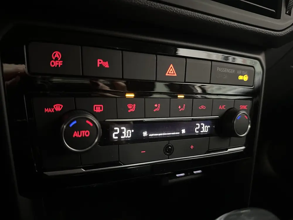 Volkswagen T-Cross 1.0 TSI Style DSG - Carplay / PDC / Lane uit 2021, foto 18