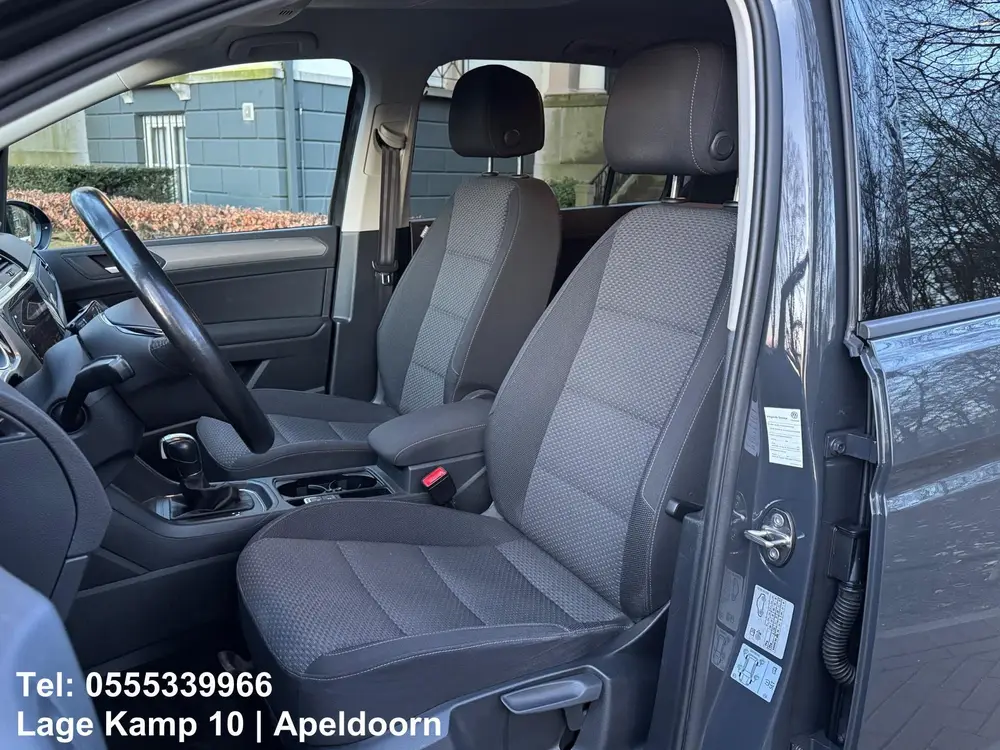 Volkswagen Touran 1.5 TSI Comfortline Dsg Navi Camera Climat uit 2019, foto 11