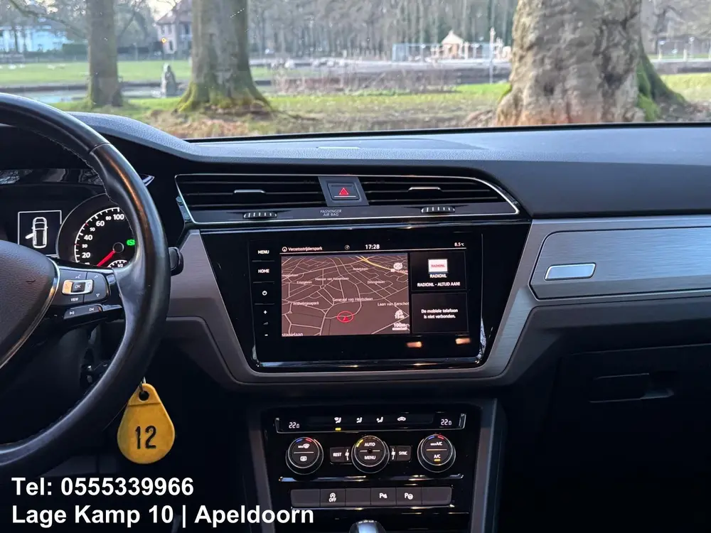 Volkswagen Touran 1.5 TSI Comfortline Dsg Navi Camera Climat uit 2019, foto 20