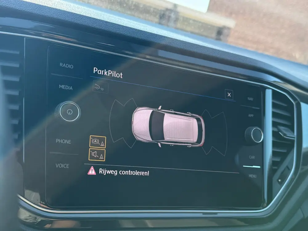 Volkswagen T-Roc NIEUWE APK | VW T-Roc 1.5 TSI 150PK DSG uit 2020, foto 9