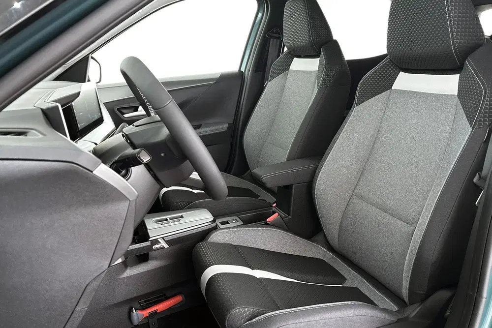 Opel Frontera 1.2 Turbo Hybrid GS 145PK Stoel-Stuur-Voor uit 2026, foto 6