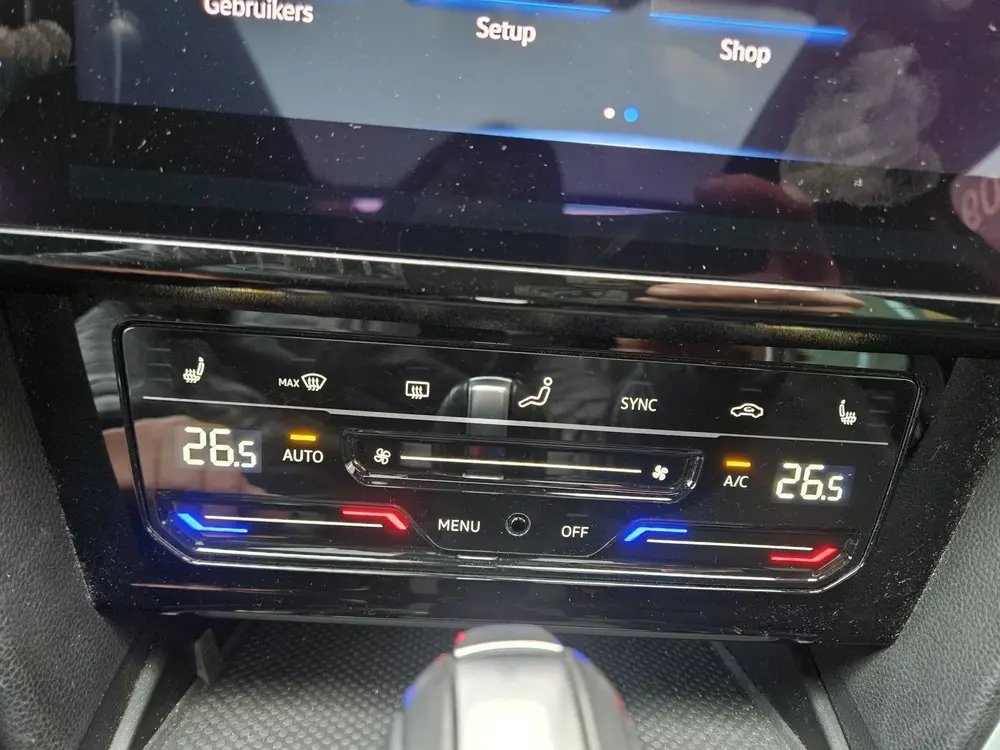 Volkswagen Passat Variant 1.5 TSI R-Line Business + uit 2021, foto 17