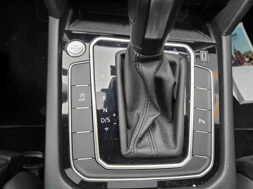 Volkswagen Passat Variant 1.5 TSI R-Line Business + uit 2021, foto 18