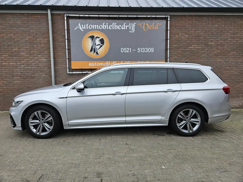 Volkswagen Passat Variant 1.5 TSI R-Line Business + uit 2021, foto 3