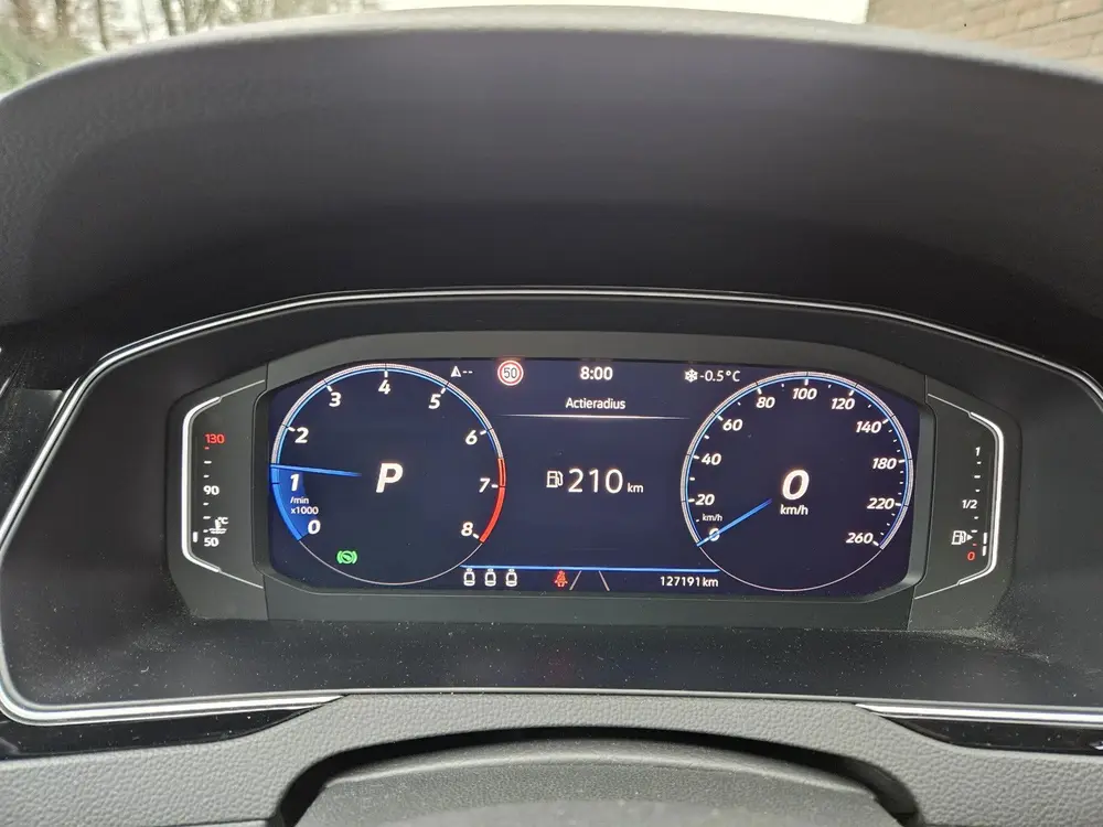 Volkswagen Passat Variant 1.5 TSI R-Line Business + uit 2021, foto 8