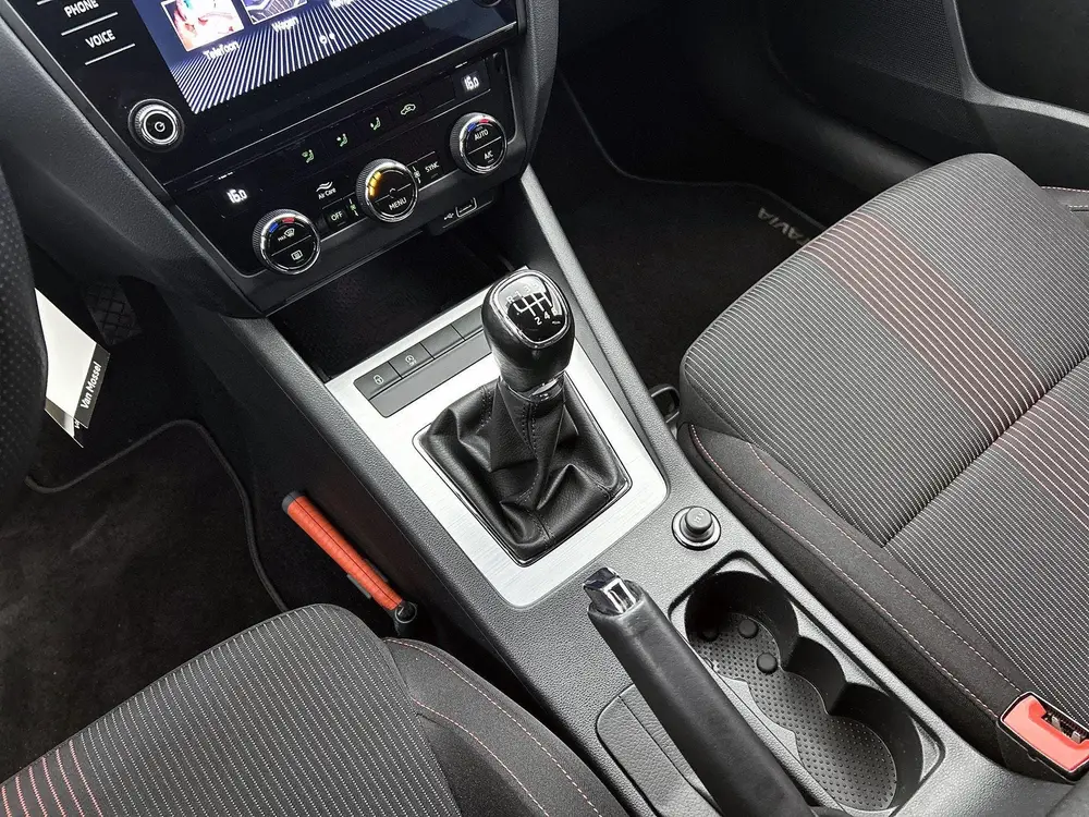 Skoda Octavia 1.0 TSI Greentech Sport Business uit 2019, foto 20
