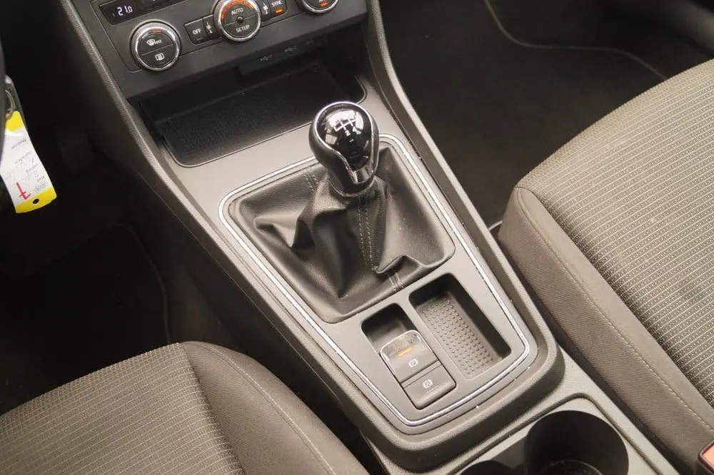 SEAT Leon ST 1.6 TDI 115pk Style -NAVI-ECC-PDC- (bj 2019) uit 2019, foto 11