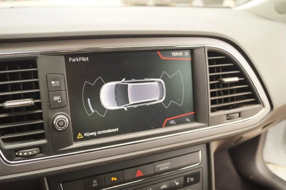 SEAT Leon ST 1.6 TDI 115pk Style -NAVI-ECC-PDC- (bj 2019) uit 2019, foto 16