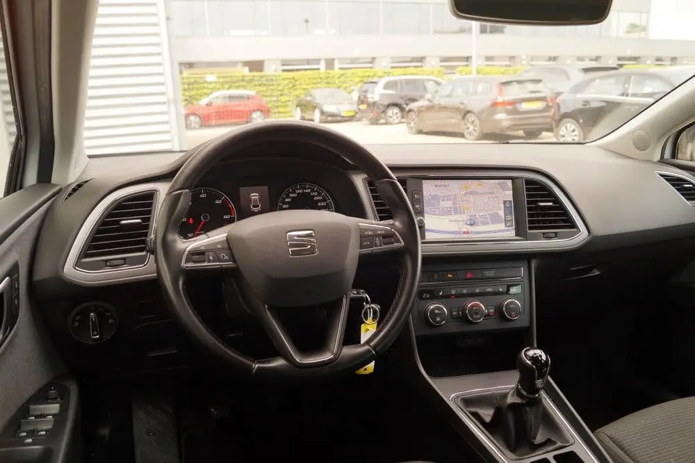 SEAT Leon ST 1.6 TDI 115pk Style -NAVI-ECC-PDC- (bj 2019) uit 2019, foto 9