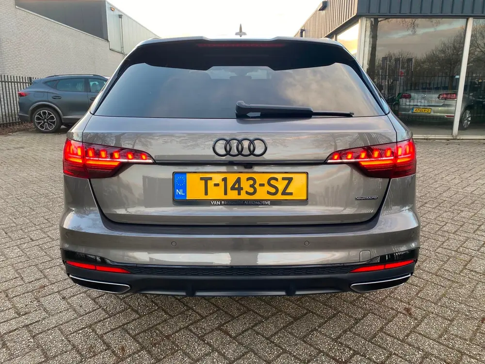 Audi A4 45 TFSI S- Line quattro edition one Apple uit 2020, foto 3