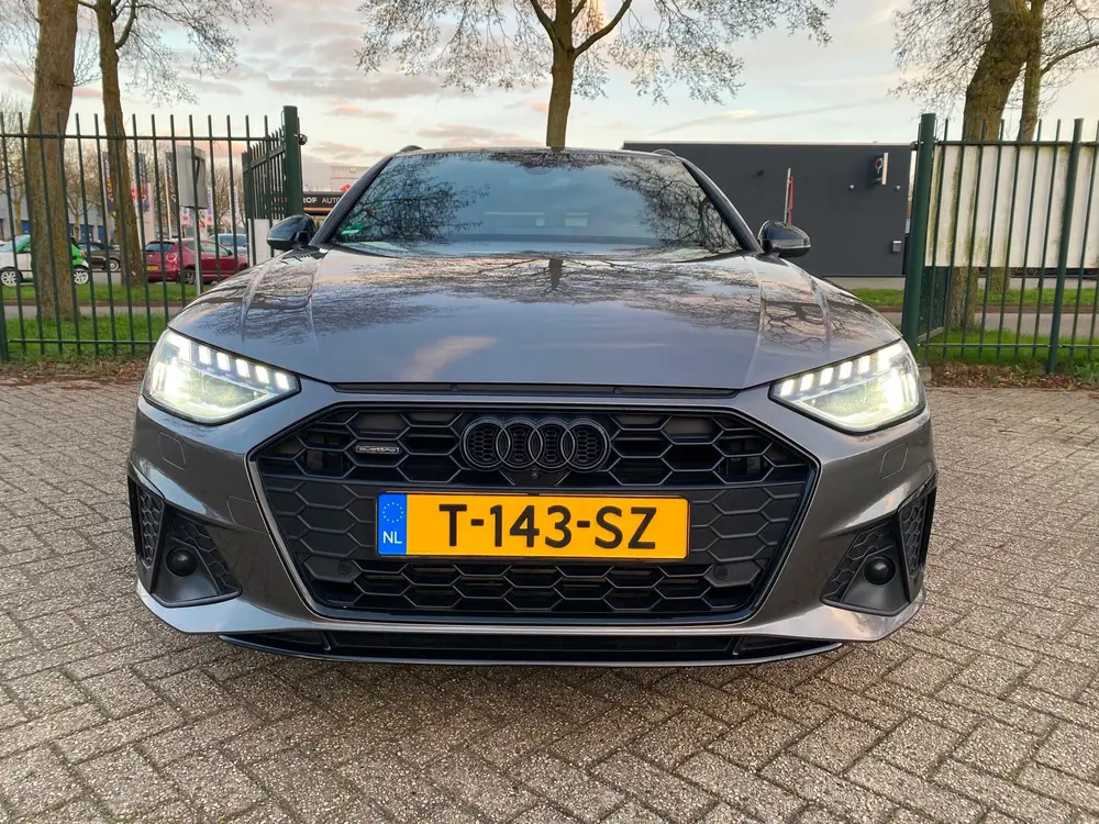 Audi A4 45 TFSI S- Line quattro edition one Apple uit 2020, foto 8