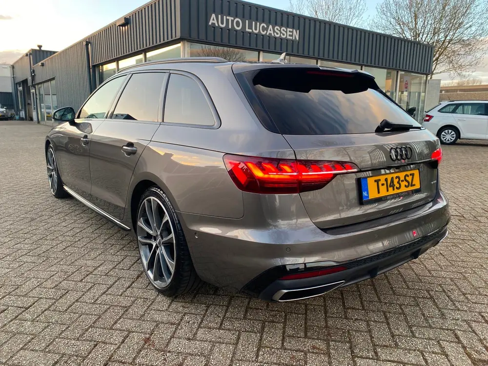Audi A4 45 TFSI S- Line quattro edition one Apple uit 2020, foto 9