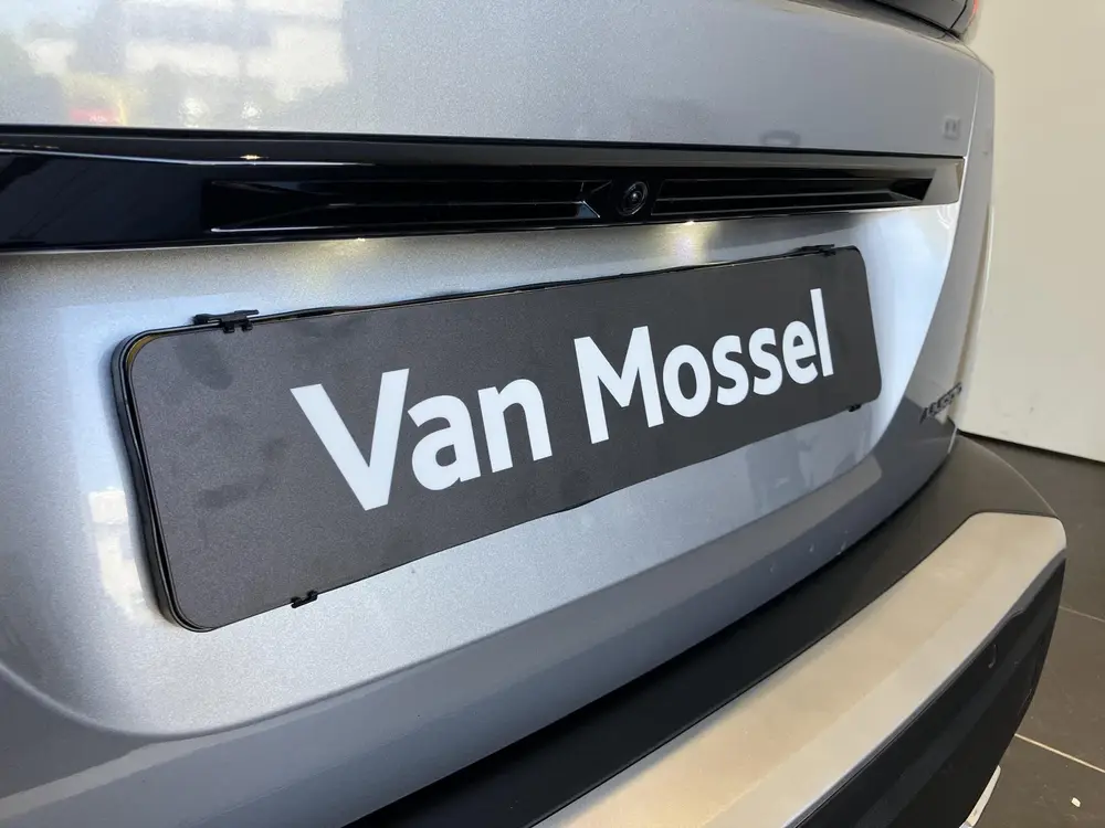 Peugeot 2008 1.2 Hybrid 136 GT l Navi l Parkeersensoren uit 2025, foto 10