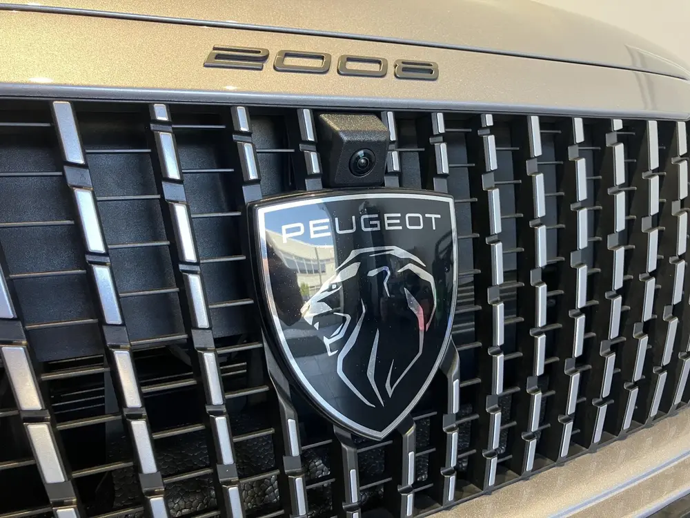 Peugeot 2008 1.2 Hybrid 136 GT l Navi l Parkeersensoren uit 2025, foto 5