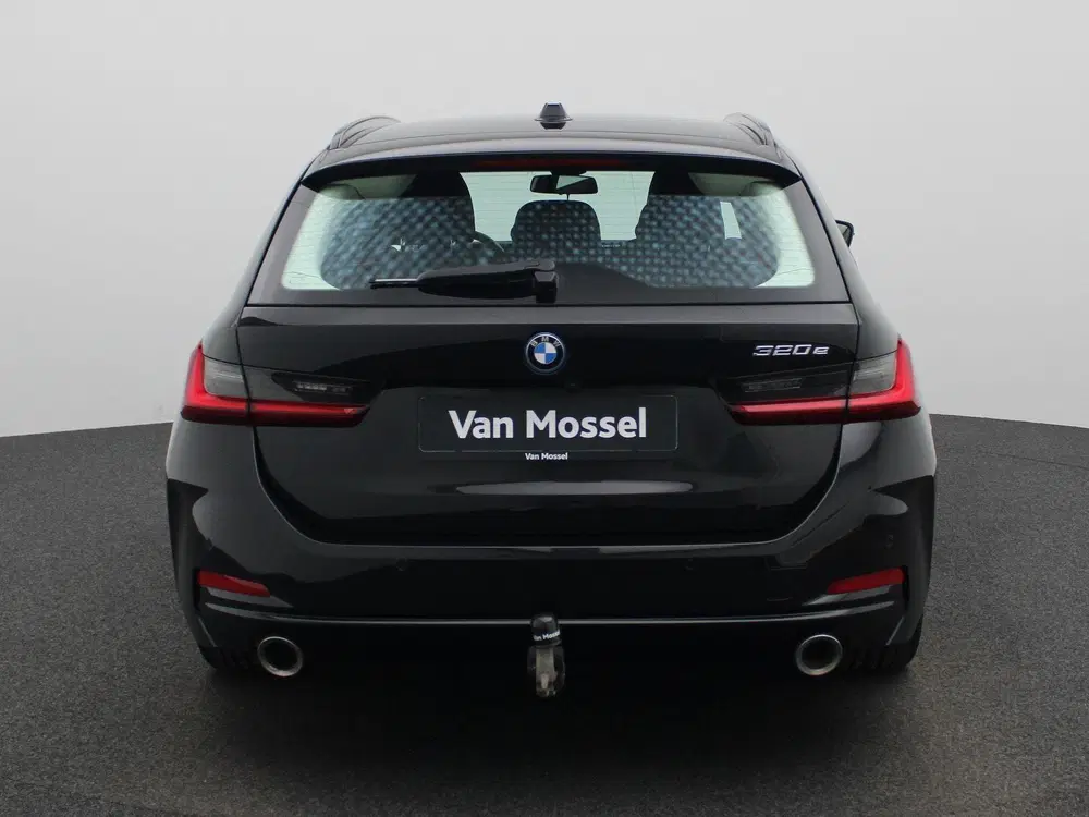 BMW 3-serie 320e uit 2023, foto 5