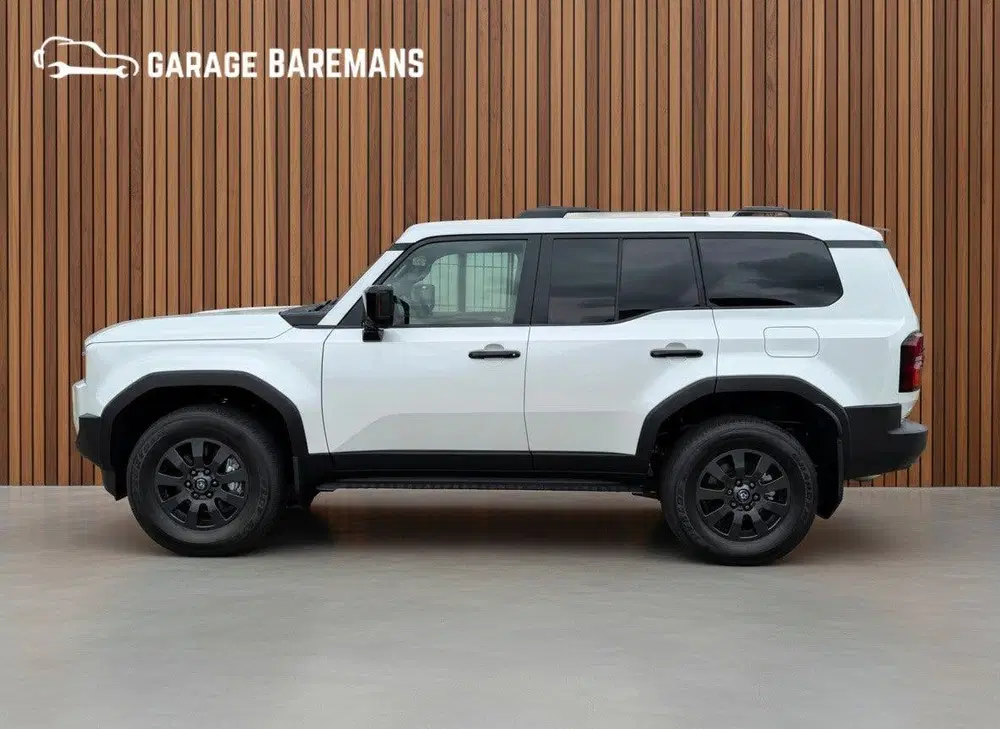 Toyota Land Cruiser 2.8 D-4D Standard Roof Window Van Na uit 2024, foto 4