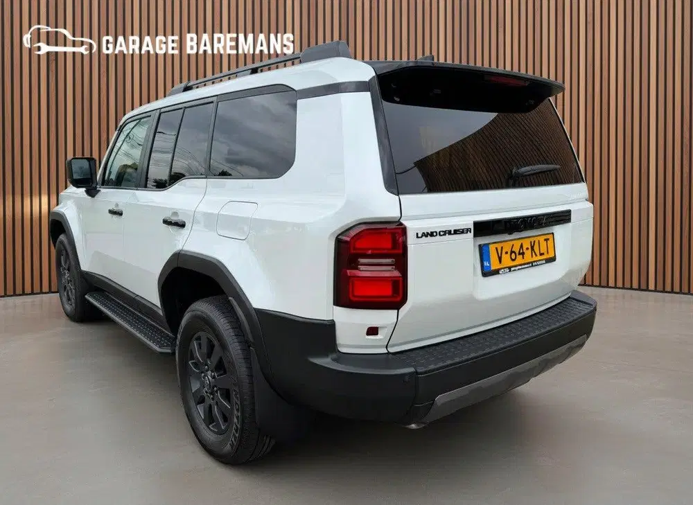 Toyota Land Cruiser 2.8 D-4D Standard Roof Window Van Na uit 2024, foto 5