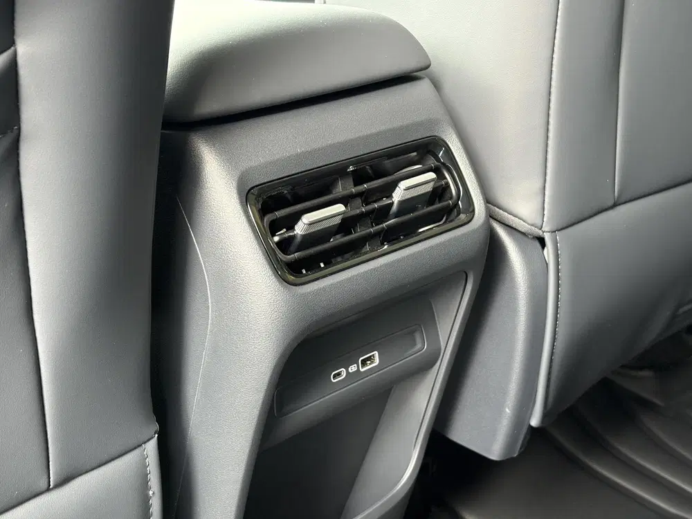 Geely Starray EM-i 1.5 Pro 262 PK uit 2026, foto 16